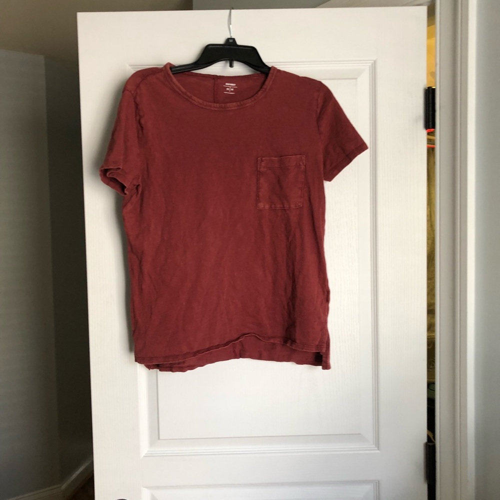 old navy tee